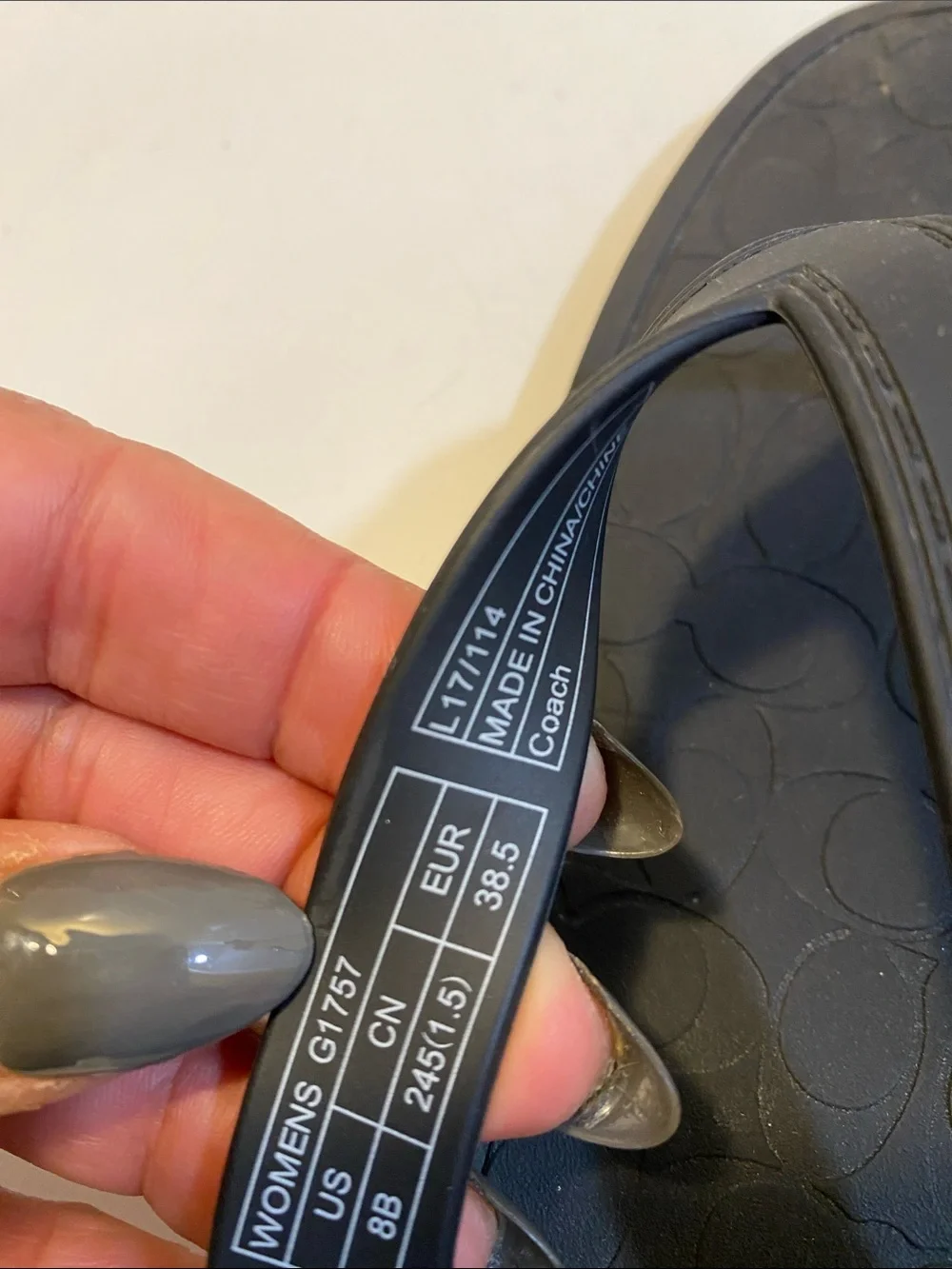 COACH Black Flip Flop Sandals  Casual Beach Thong Sz 8